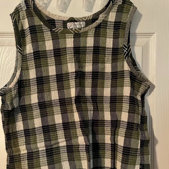 Dressbarn Sleeveless sweater shirt, plus sized 2X - Picture 1 of 2